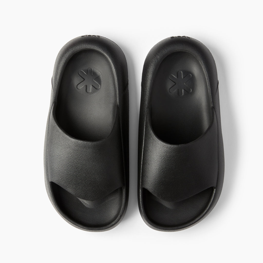 Ludic Slider in Black with Cloud frame material
