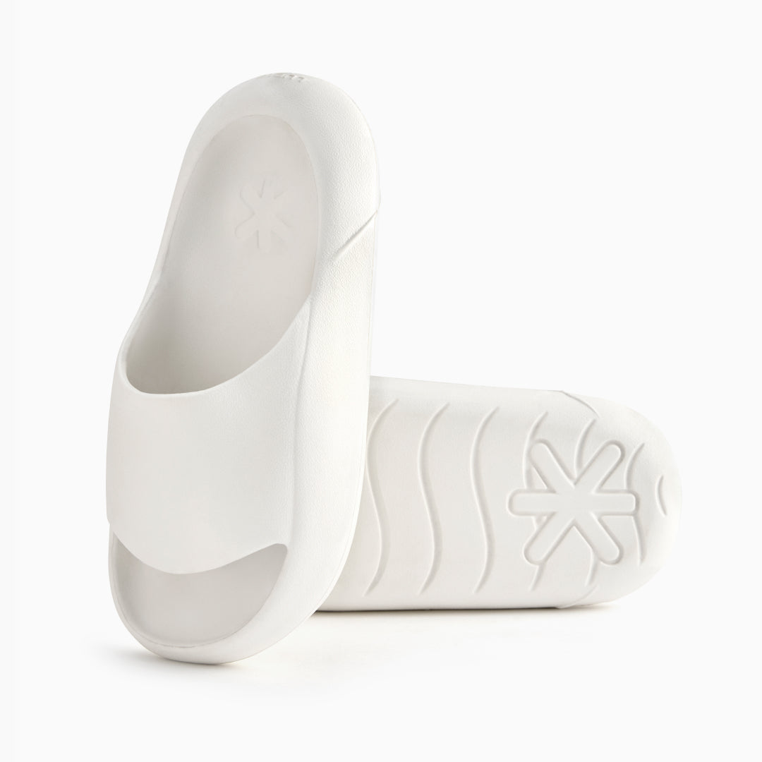 White Ludic Sliders feature CloudFrame™ and EVA footbed.