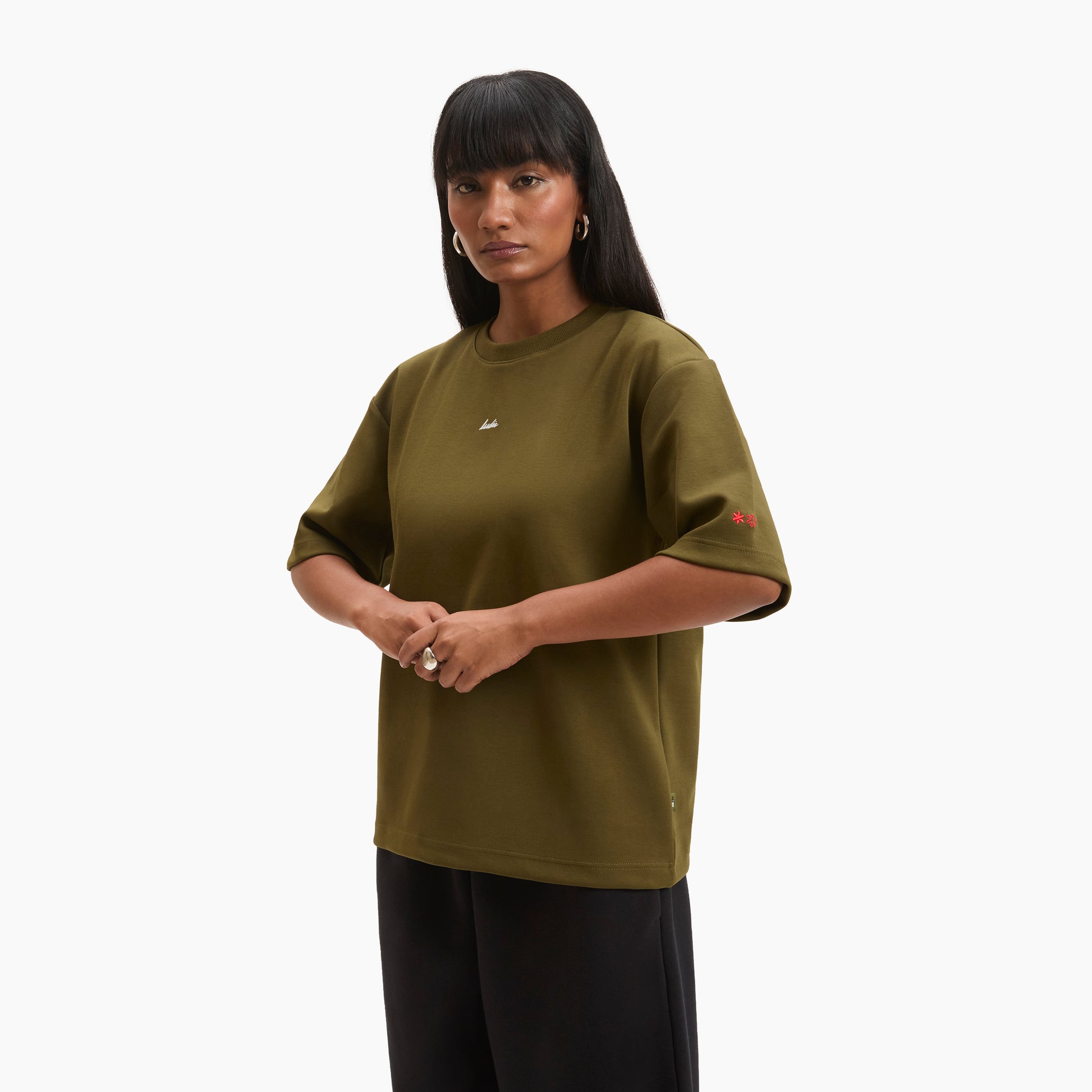 Female | Amy is 5’7 and wearing S