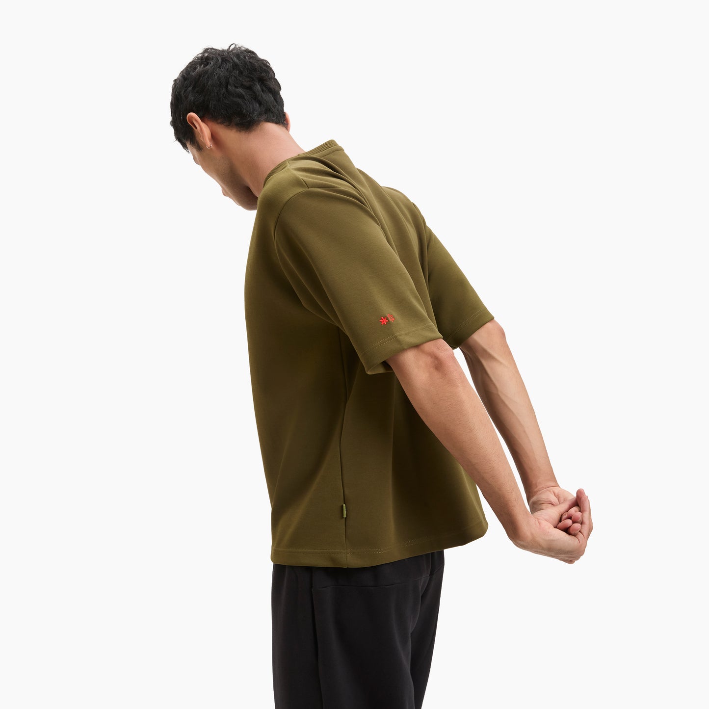 Male | Krish is 6’1 and wearing L