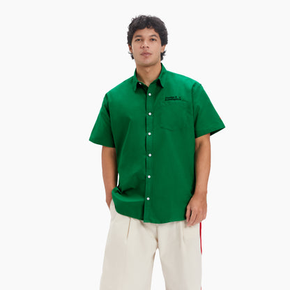 Male | Yoe is 5'11" and wears Weekend Shirt in size M