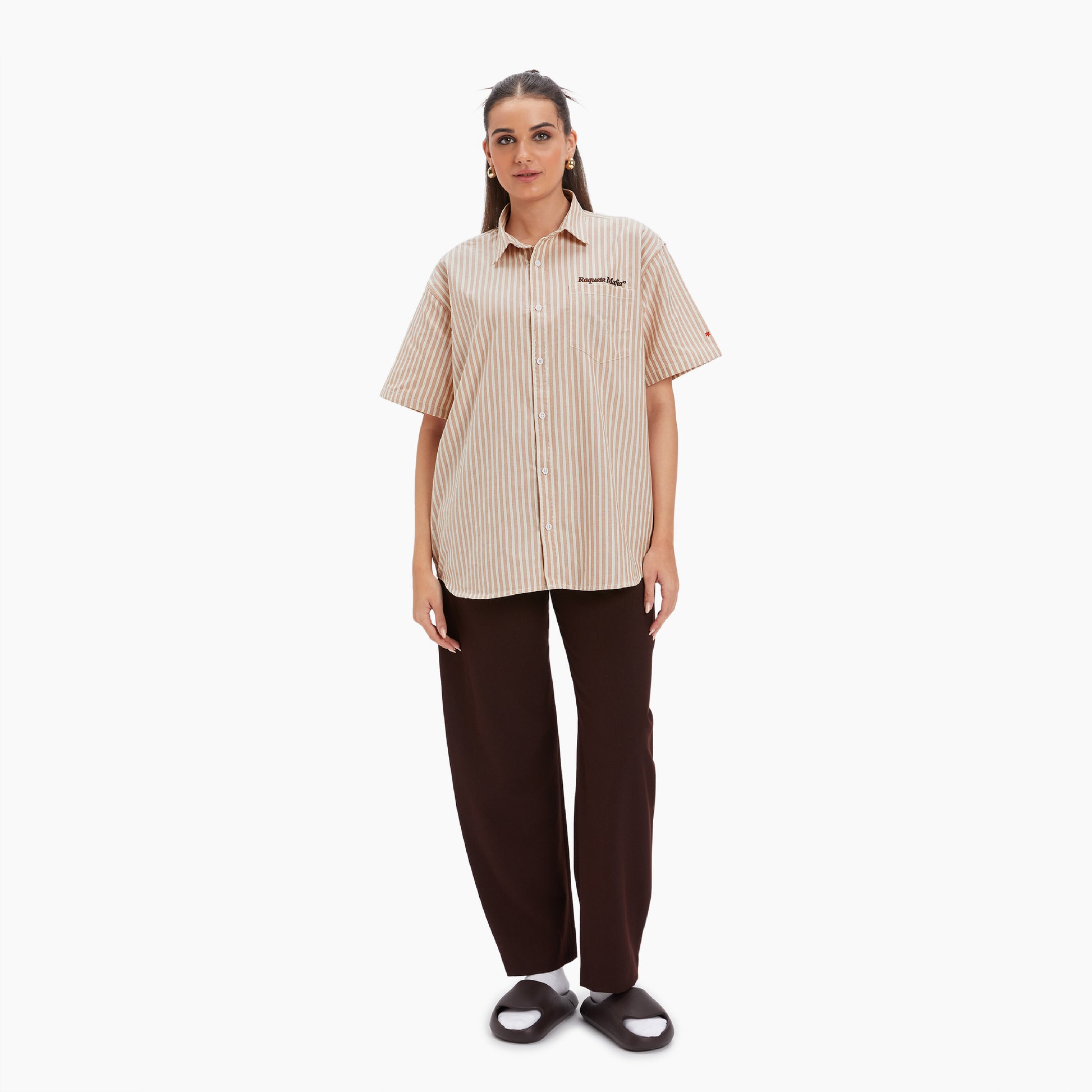 Female | Lidia is 5'8" and wears Weekend Shirt in size S