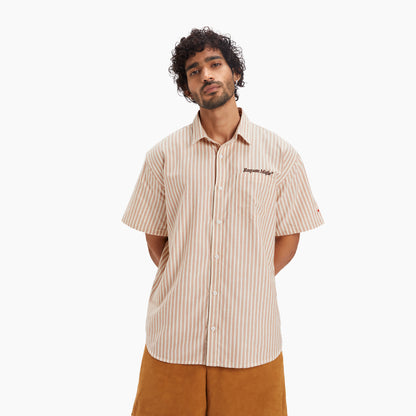 Male | Aagaz is 6'1" and wears Weekend Shirt in size L